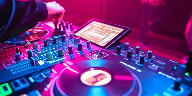 Duo Maximo Hochzeitsband mit Live DJ Equipment